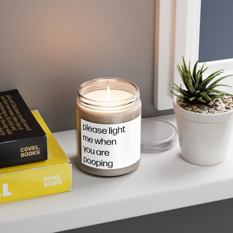 "Light When Pooping" Candle